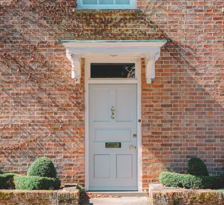 14+ Front Door Paint Colors For Brick Homes (+ Original Tips & Ideas) Quiet Minimal Interior
