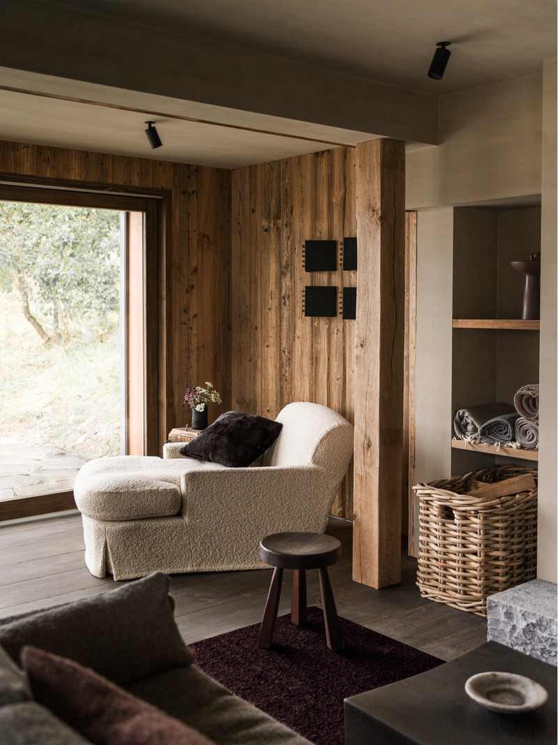 A 1970s Swiss Chalet Reborn Through Plant-Dyed Linens and Alpine Color