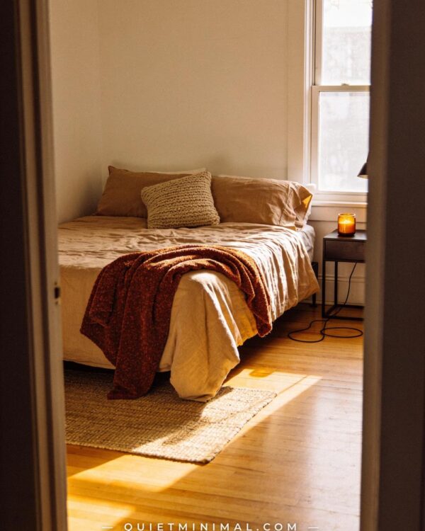 15 Cozy Fall Bedroom Decor Ideas for Warm, Layered Rooms