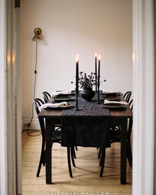 Modern Halloween Dinner Party Tablescape Ideas That Actually Look Designed