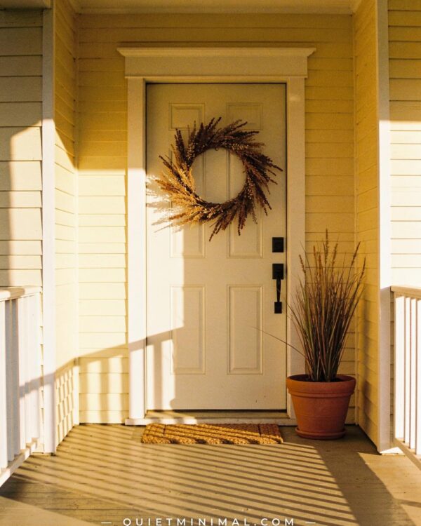 11 Modern Thanksgiving Front Door Wreath Ideas (Styled by Door Color)